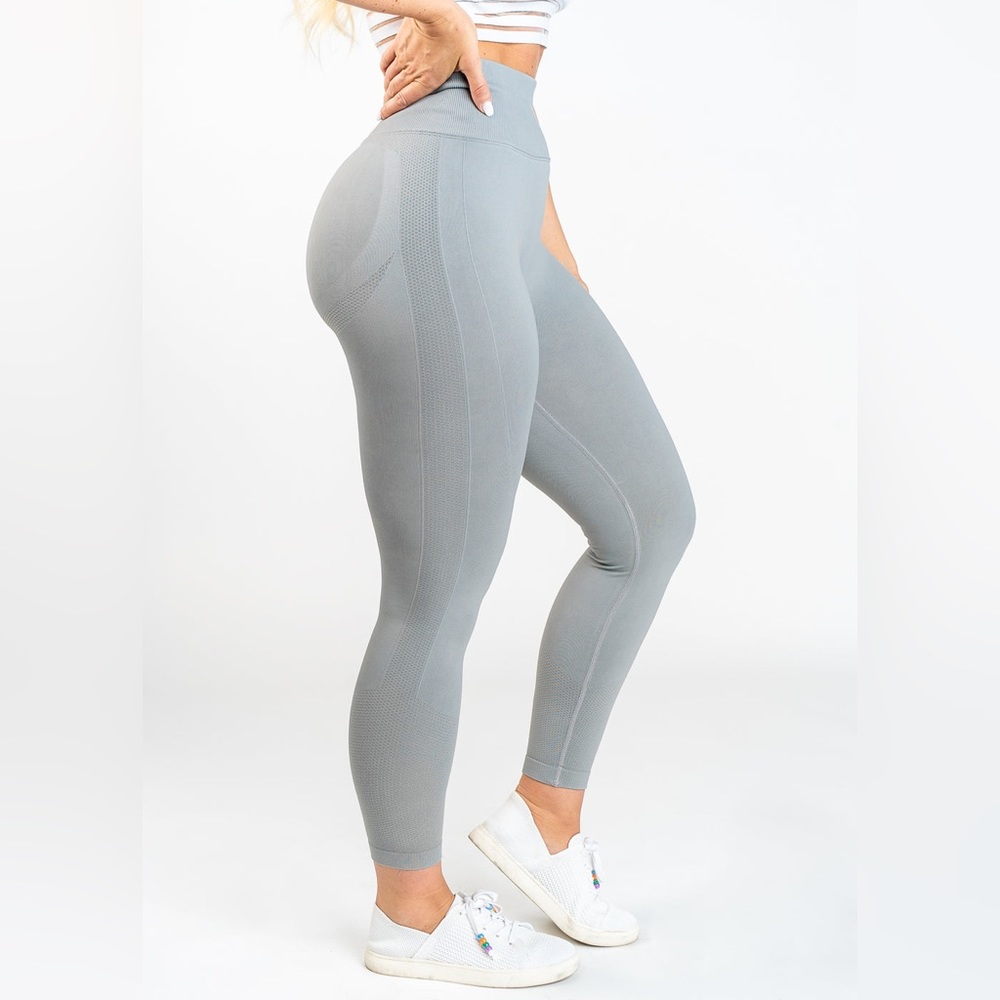 CNC Ash Seamless Contour Leggings - Brand New